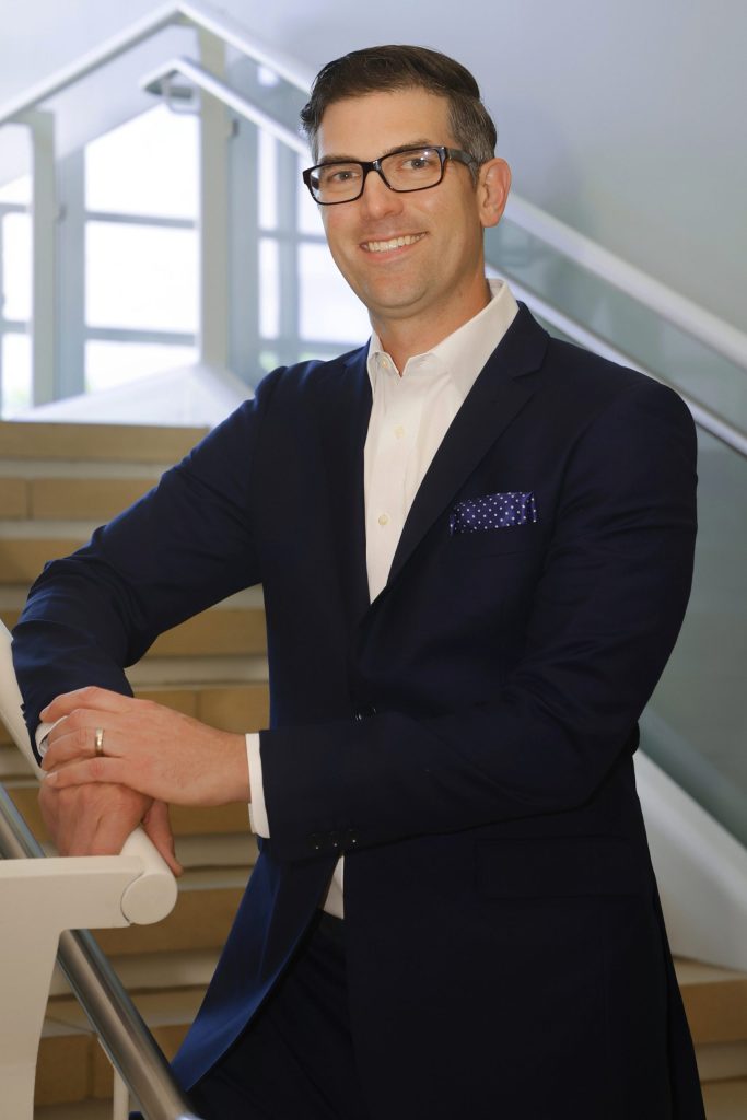 Van Straten - Meet the Dr - CV